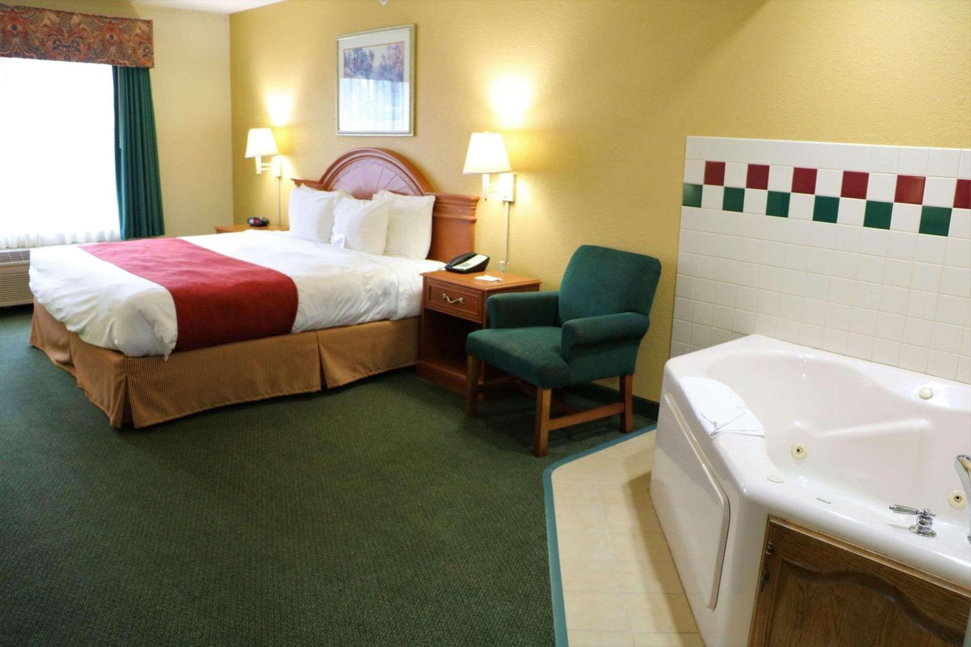 Country & By Radisson, Stockton, Il Hotel Stockton