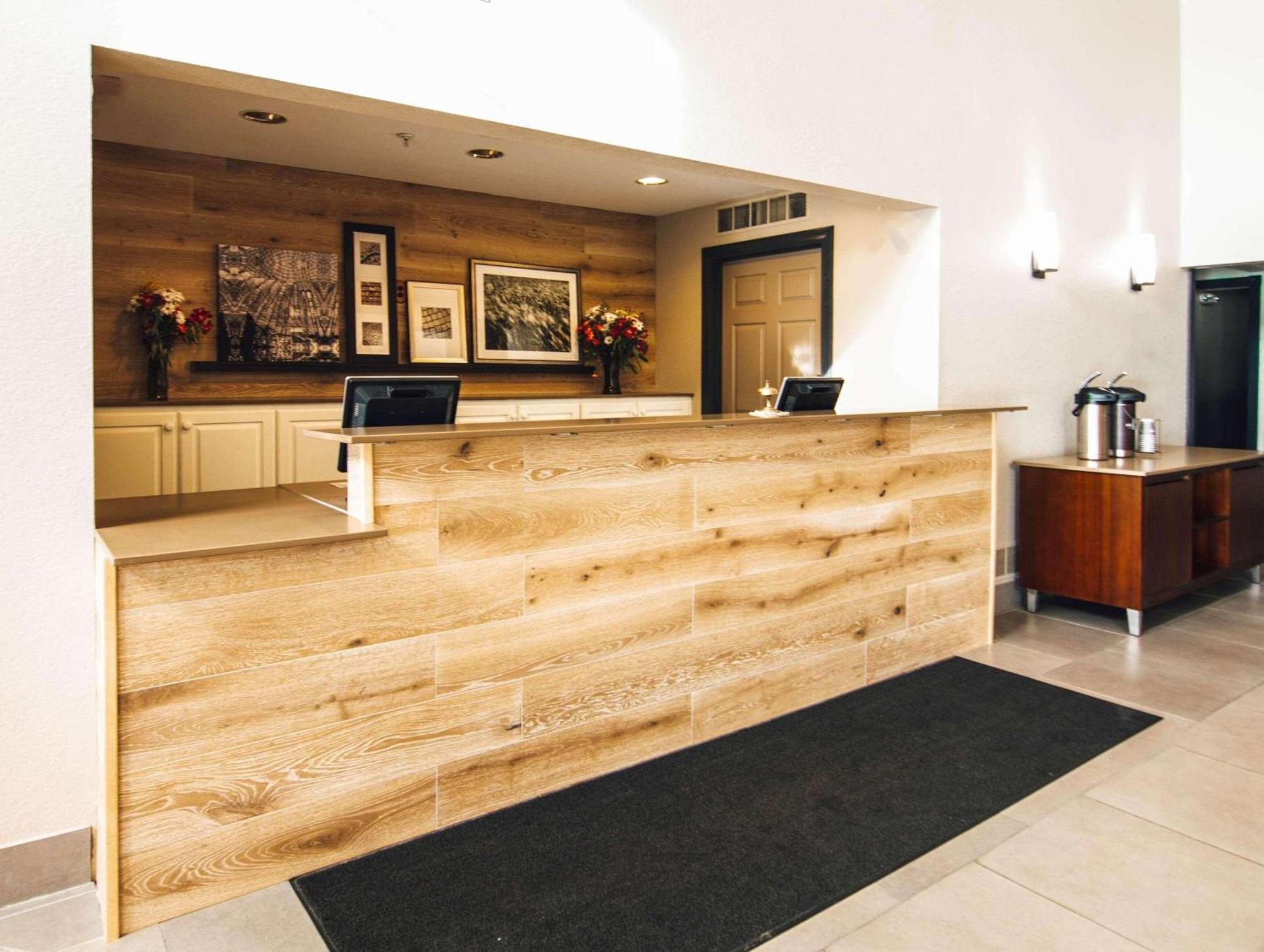 Hotel Country & By Radisson, Stockton, Il 2*